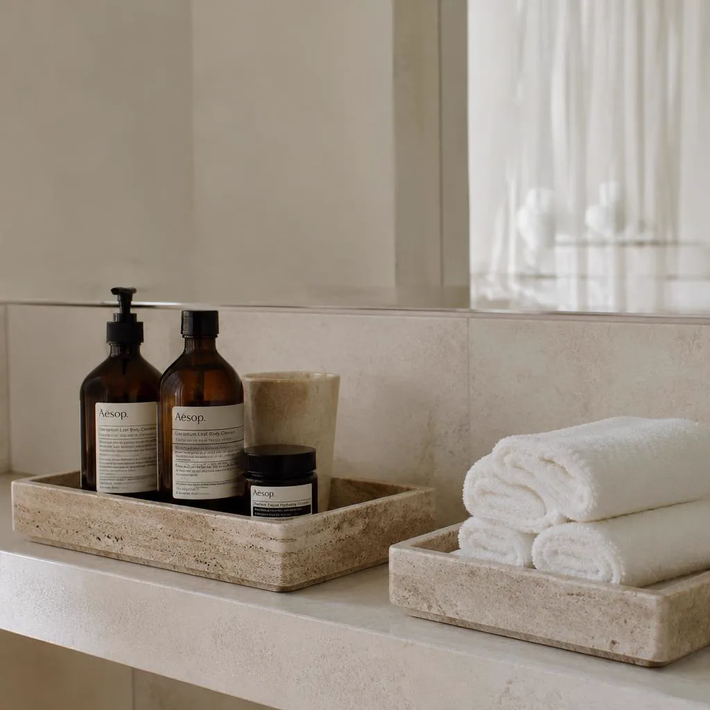 Salle de bain aux matières naturelles